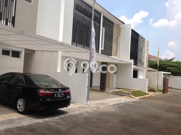 For Sale! Premium House LT 234m2 Desain Elegan di Bambu Apus For Sale! Premium House LT 234m2 Desain Elegan di Bambu Apus