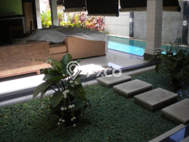 Rumah di Batu Belig, Dekat Tol, 3 KT, Luas 350m² LB 250m² Rumah di Batu Belig, Dekat Tol, 3 KT, Luas 350m² LB 250m²