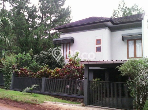 Rumah LT 201m² Akses Strategis di Dago, Dekat Pusat Kota, Bandung Rumah LT 201m² Akses Strategis di Dago, Dekat Pusat Kota, Bandung