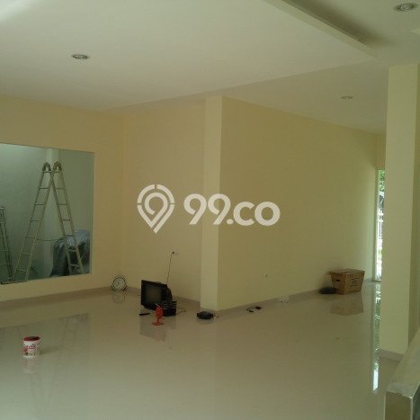 Dijual Murah Rumah dengan 5 Kamar Tidur dan 4 Kamar Mandi di Area Rungkut, Surabaya Dijual Murah Rumah dengan 5 Kamar Tidur dan 4 Kamar Mandi di Area Rungkut, Surabaya