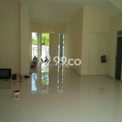 Dijual Murah Rumah dengan 5 Kamar Tidur dan 4 Kamar Mandi di Area Rungkut, Surabaya Dijual Murah Rumah dengan 5 Kamar Tidur dan 4 Kamar Mandi di Area Rungkut, Surabaya