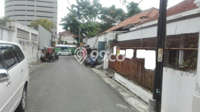 Rumah lama butuh uang tengah kota Jalan Seroja, Simpang Lima Rumah lama butuh uang tengah kota Jalan Seroja, Simpang Lima