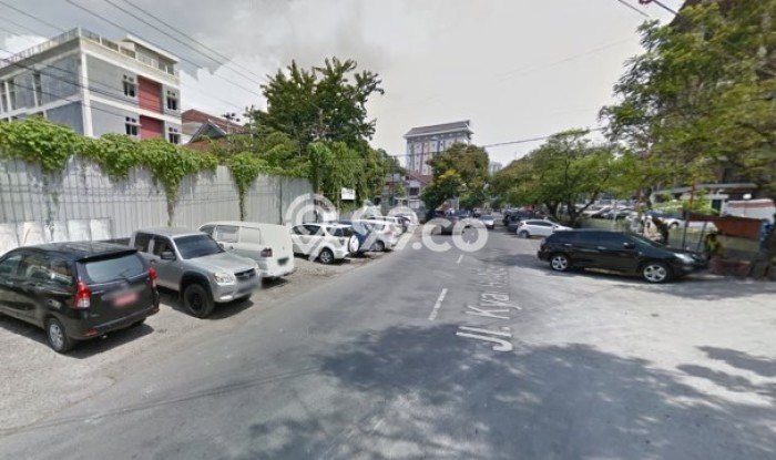 Rumah lama butuh uang tengah kota Jalan Seroja, Simpang Lima Rumah lama butuh uang tengah kota Jalan Seroja, Simpang Lima
