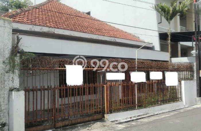 Rumah lama butuh uang tengah kota Jalan Seroja, Simpang Lima Rumah lama butuh uang tengah kota Jalan Seroja, Simpang Lima