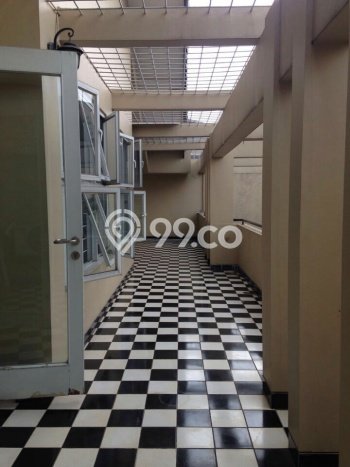 Rumah di Cinere, Jakarta Selatan, Luas 415m² Bangunan 515m² Rumah di Cinere, Jakarta Selatan, Luas 415m² Bangunan 515m²