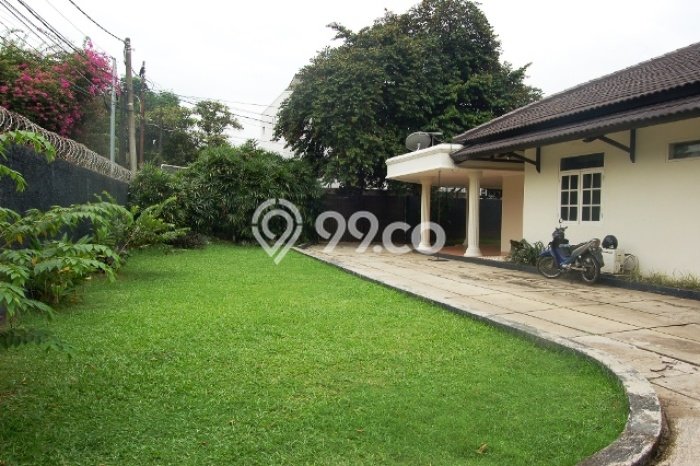 Rumah di Kemang, 4 KT, Area Elite, Luas 1000m² LB 500m² Rumah di Kemang, 4 KT, Area Elite, Luas 1000m² LB 500m²