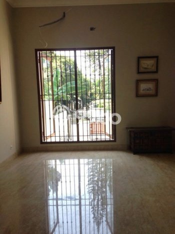 Rumah Idaman Keluarga! Rumah Mewah di Pondok Labu, Jakarta Selatan, LT 300m² LB 600m² Rumah Idaman Keluarga! Rumah Mewah di Pondok Labu, Jakarta Selatan, LT 300m² LB 600m²