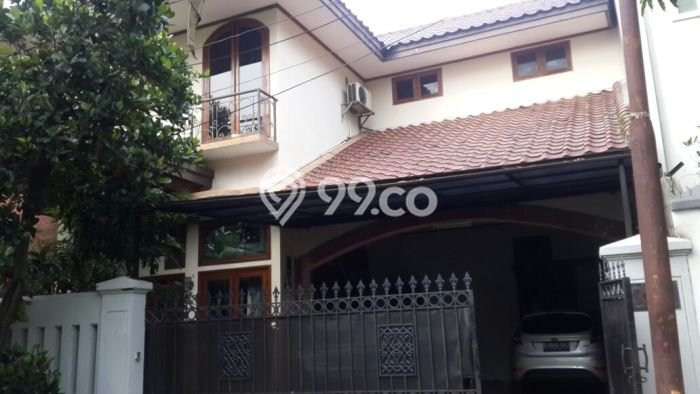 Rumah Berkualitas 5 Kamar Tidur dan 3 Kamar Mandi di Cipete, Dekat Pusat Kota, Jakarta Selatan Rumah Berkualitas 5 Kamar Tidur dan 3 Kamar Mandi di Cipete, Dekat Pusat Kota, Jakarta Selatan