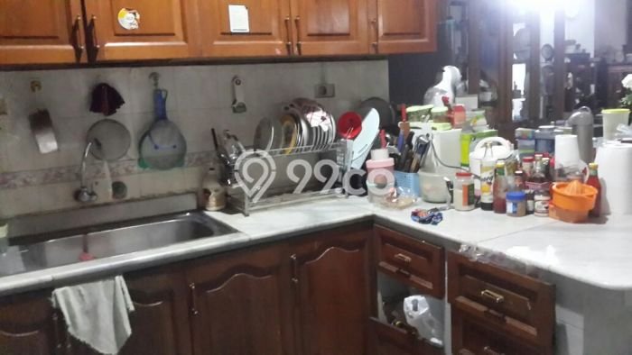 Rumah Berkualitas 5 Kamar Tidur dan 3 Kamar Mandi di Cipete, Dekat Pusat Kota, Jakarta Selatan Rumah Berkualitas 5 Kamar Tidur dan 3 Kamar Mandi di Cipete, Dekat Pusat Kota, Jakarta Selatan