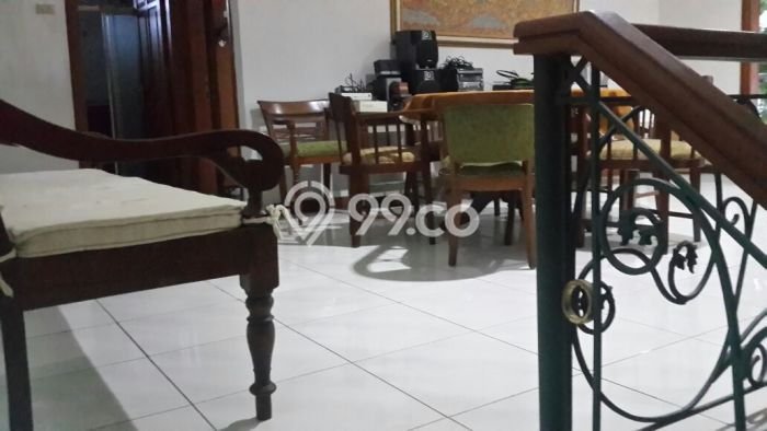 Rumah Berkualitas 5 Kamar Tidur dan 3 Kamar Mandi di Cipete, Dekat Pusat Kota, Jakarta Selatan Rumah Berkualitas 5 Kamar Tidur dan 3 Kamar Mandi di Cipete, Dekat Pusat Kota, Jakarta Selatan