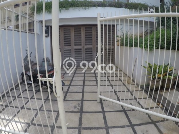 Rumah Strategis dengan 3 Kamar Tidur dan 2 Kamar Mandi di Area Ampera, Jakarta Selatan Rumah Strategis dengan 3 Kamar Tidur dan 2 Kamar Mandi di Area Ampera, Jakarta Selatan