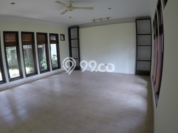 Rumah Strategis dengan 3 Kamar Tidur dan 2 Kamar Mandi di Area Ampera, Jakarta Selatan Rumah Strategis dengan 3 Kamar Tidur dan 2 Kamar Mandi di Area Ampera, Jakarta Selatan