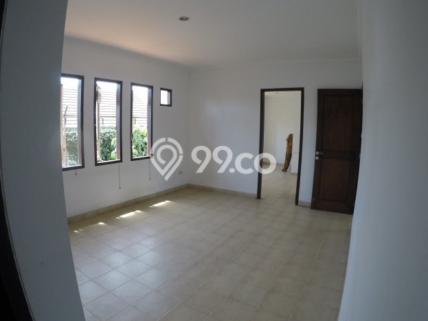 Rumah Strategis dengan 3 Kamar Tidur dan 2 Kamar Mandi di Area Ampera, Jakarta Selatan Rumah Strategis dengan 3 Kamar Tidur dan 2 Kamar Mandi di Area Ampera, Jakarta Selatan