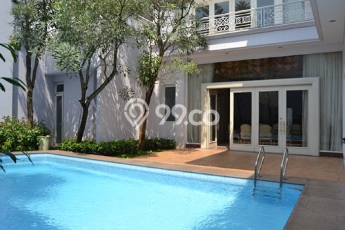 Rumah di Pondok Indah, Luas 830m², Bangunan 1000m² Rumah di Pondok Indah, Luas 830m², Bangunan 1000m²