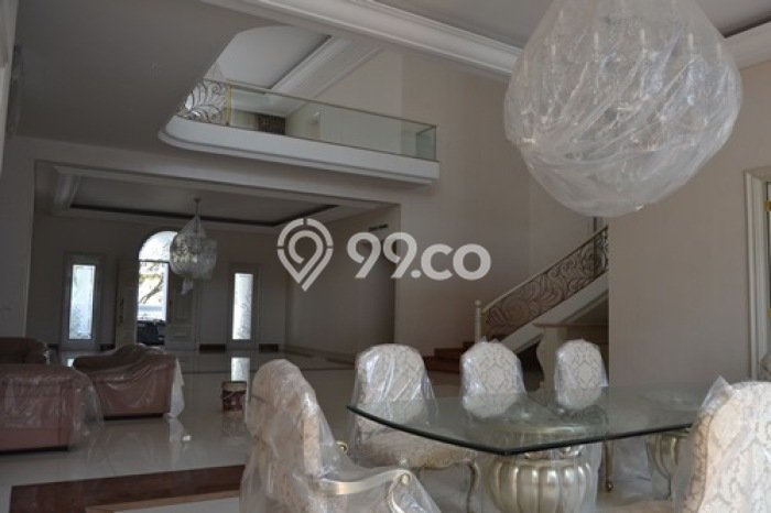 Rumah di Pondok Indah, Luas 830m², Bangunan 1000m² Rumah di Pondok Indah, Luas 830m², Bangunan 1000m²