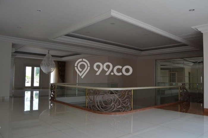 Rumah di Pondok Indah, Luas 830m², Bangunan 1000m² Rumah di Pondok Indah, Luas 830m², Bangunan 1000m²