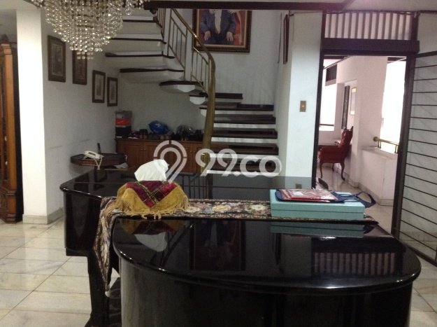 Bisa KPR! Rumah Simprug, Jakarta Selatan, Luas 453m² Bangunan 600m² Bisa KPR! Rumah Simprug, Jakarta Selatan, Luas 453m² Bangunan 600m²