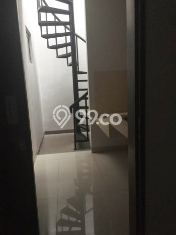 Rumah Siap Pakai di BSD, Tangerang, Luas 135m² Bangunan 165m² Rumah Siap Pakai di BSD, Tangerang, Luas 135m² Bangunan 165m²