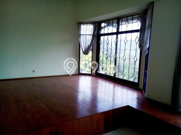 Siap Huni Hunian Elit 6 Kamar di Tembalang Dekat ke Mana Saja Siap Huni Hunian Elit 6 Kamar di Tembalang Dekat ke Mana Saja