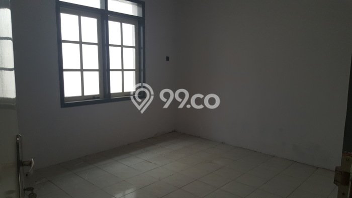 Rumah Nyaman Simpang Lima, Lingkungan Tenang - LT 180m² Rumah Nyaman Simpang Lima, Lingkungan Tenang - LT 180m²