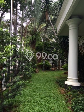 Rumah di Kebayoran Baru, Dekat Pusat Kota, 6 KT, Luas 700m² LB 500m² Rumah di Kebayoran Baru, Dekat Pusat Kota, 6 KT, Luas 700m² LB 500m²