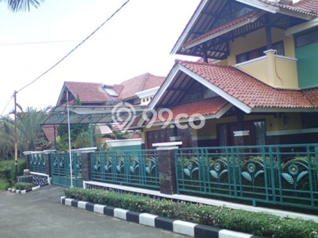 Investasi Menjanjikan 4 Kamar Tidur Lokasi Prestisius di Kawasan Berkembang Geger Kalong, Bandung Investasi Menjanjikan 4 Kamar Tidur Lokasi Prestisius di Kawasan Berkembang Geger Kalong, Bandung
