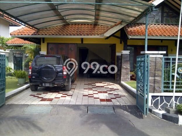 Investasi Menjanjikan 4 Kamar Tidur Lokasi Prestisius di Kawasan Berkembang Geger Kalong, Bandung Investasi Menjanjikan 4 Kamar Tidur Lokasi Prestisius di Kawasan Berkembang Geger Kalong, Bandung