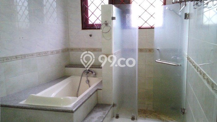Rumah Sewa Jakarta Selatan LT 750m2 LB 500m2 Kawasan Kemang Rumah Sewa Jakarta Selatan LT 750m2 LB 500m2 Kawasan Kemang