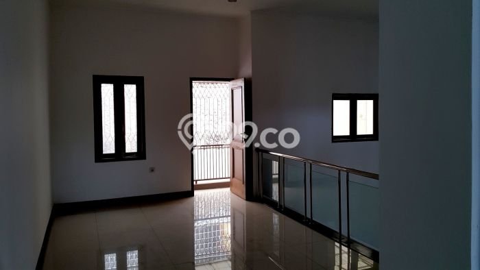 Hunian Nyaman Asri 5 KT Siap Pakai di Holis Cigondewah Bandung Hunian Nyaman Asri 5 KT Siap Pakai di Holis Cigondewah Bandung