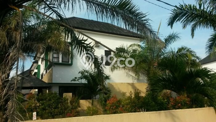 Rumah 2 Lantai Lokasi strategis Rumah 2 Lantai Lokasi strategis