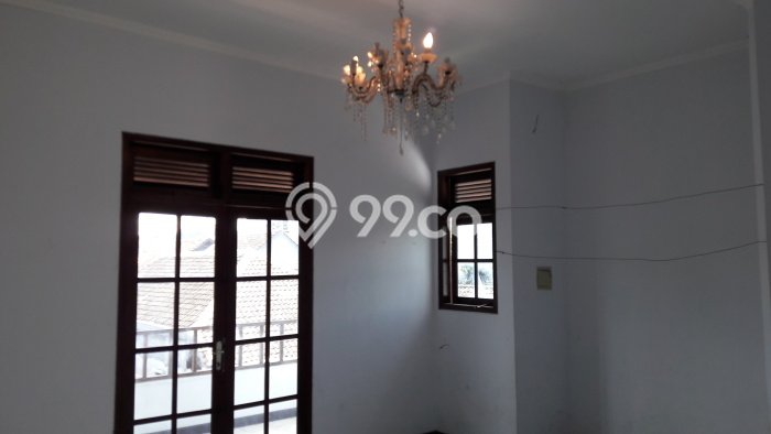 Rumah 6 Kamar tidur Rumah 6 Kamar tidur