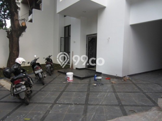 UNIT SPESIAL! Rumah area Kebayoran Baru, 4 KT, Akses Fasilitas, LT 250m² LB 300m² UNIT SPESIAL! Rumah area Kebayoran Baru, 4 KT, Akses Fasilitas, LT 250m² LB 300m²