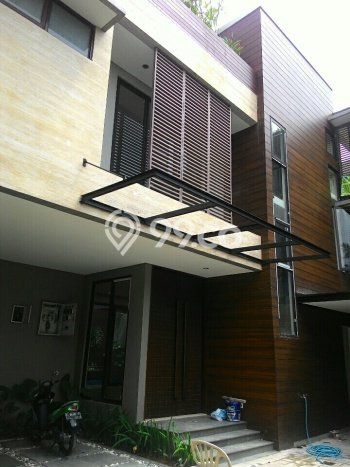 Ready to Use! Premium House LT 285m2 Desain Modern di Ampera Ready to Use! Premium House LT 285m2 Desain Modern di Ampera