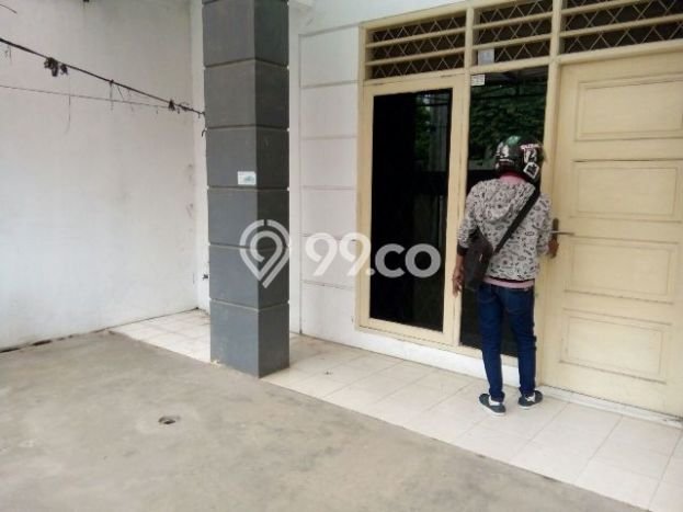 Jual Rumah Eksklusif 2 KT di Gading Serpong, Tangerang Jual Rumah Eksklusif 2 KT di Gading Serpong, Tangerang