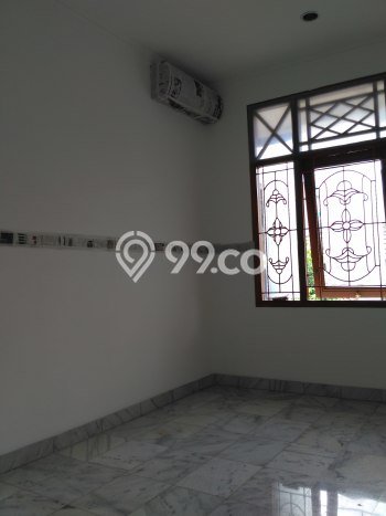Lokasi strategis! Rumah siap huni disewakan di Tebet LB 220m2 Lokasi strategis! Rumah siap huni disewakan di Tebet LB 220m2