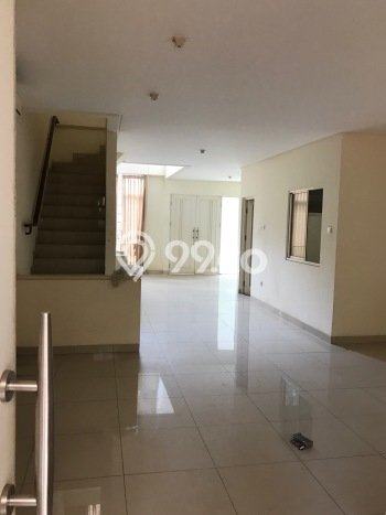 SPECIAL OFFER! Tersedia KPR Rumah Modern di Pantai Indah Kapuk, Jakarta Utara, Luas 152m² LB 250m² SPECIAL OFFER! Tersedia KPR Rumah Modern di Pantai Indah Kapuk, Jakarta Utara, Luas 152m² LB 250m²