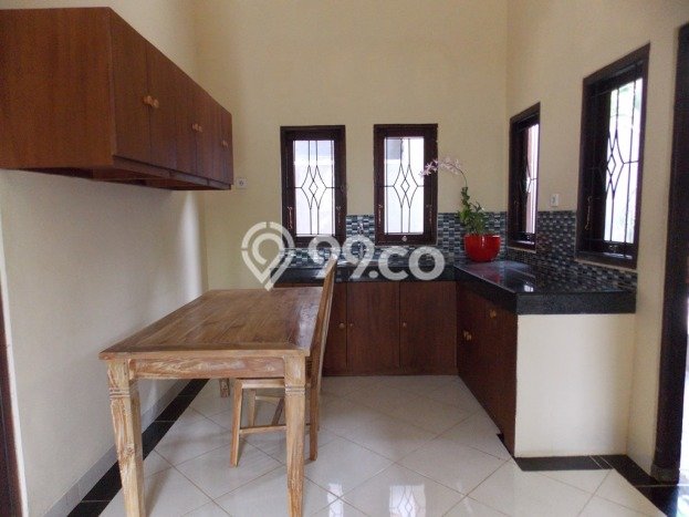 Rumah Tenang di Nusa Dua, 2 KT, Luas 143m² LB 70m² Rumah Tenang di Nusa Dua, 2 KT, Luas 143m² LB 70m²