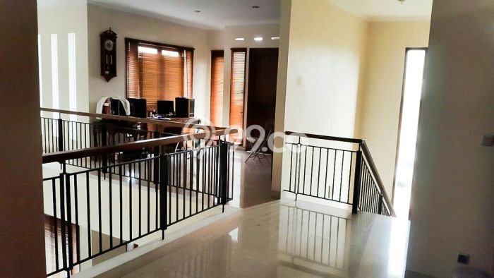 Ready to Use! Luxury House LT 548m2 Desain Elegan di Alam Sutera Ready to Use! Luxury House LT 548m2 Desain Elegan di Alam Sutera