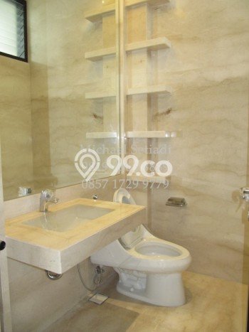 Rumah Terawat 4 KT 5 KM di Ampera, Jakarta Selatan Rumah Terawat 4 KT 5 KM di Ampera, Jakarta Selatan