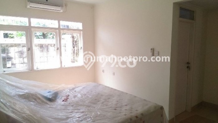 Rumah Lingkungan Nyaman kawasan Sentul City, Bogor, Luas 216m² Bangunan 105m² Rumah Lingkungan Nyaman kawasan Sentul City, Bogor, Luas 216m² Bangunan 105m²