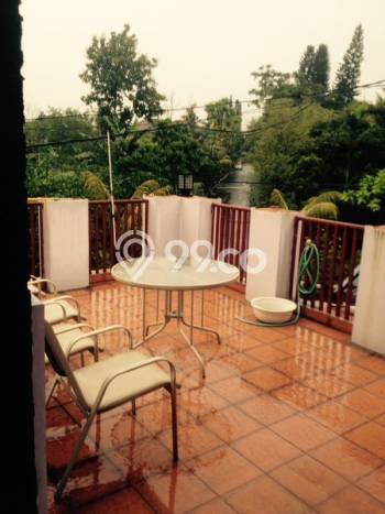 Rumah Modern 4 KT di Petukangan Jakarta Selatan Rumah Modern 4 KT di Petukangan Jakarta Selatan