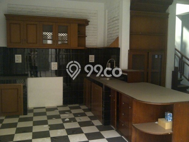 Rumah 4 Kamar Tidur Lokasi Premium di Turangga, Dekat Pusat Kota, Bandung Rumah 4 Kamar Tidur Lokasi Premium di Turangga, Dekat Pusat Kota, Bandung