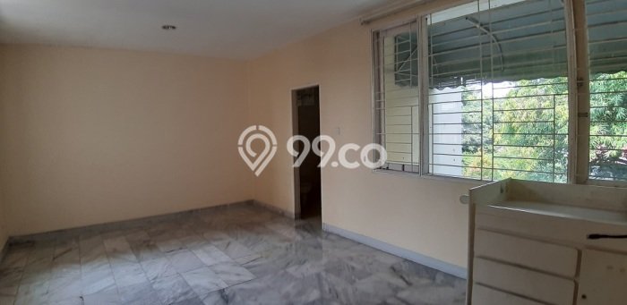 Rumah 4 KT 4 KM LT 1m², Luas Bangunan 333m² di Lebak Bulus, Jakarta Selatan Rumah 4 KT 4 KM LT 1m², Luas Bangunan 333m² di Lebak Bulus, Jakarta Selatan
