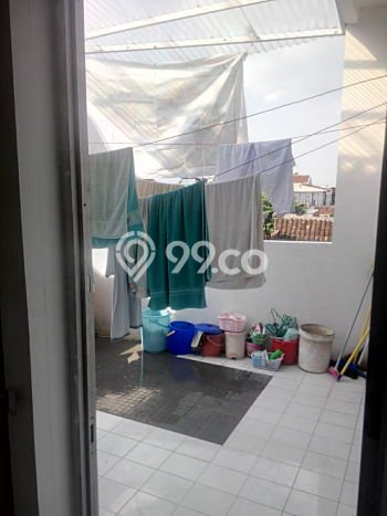 Rumah Lingkungan Asri di Semarang Tengah, Semarang, LT 120m² Bangunan 220m² Rumah Lingkungan Asri di Semarang Tengah, Semarang, LT 120m² Bangunan 220m²