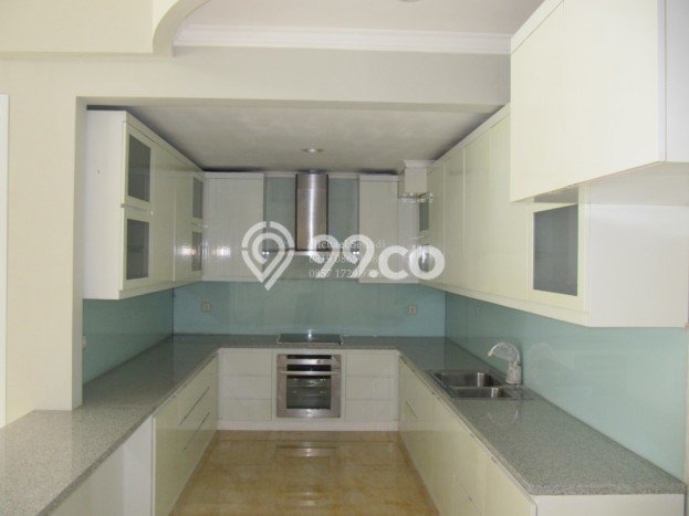 BEST CHOICE! Rumah di Lebak Bulus, Luas 350m² LB 450m² BEST CHOICE! Rumah di Lebak Bulus, Luas 350m² LB 450m²
