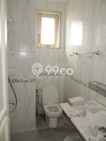 BEST CHOICE! Rumah di Lebak Bulus, Luas 350m² LB 450m² BEST CHOICE! Rumah di Lebak Bulus, Luas 350m² LB 450m²
