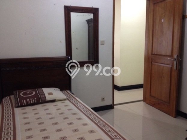 PROPERTI PILIHAN! Rumah di Buah Batu, LT 180m² Bangunan 250m² PROPERTI PILIHAN! Rumah di Buah Batu, LT 180m² Bangunan 250m²