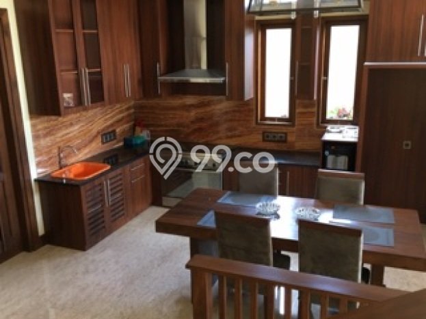 Dijual Rumah Luas Elegan Dengan View Eksklusif di Ciumbuleuit, Bandung Dijual Rumah Luas Elegan Dengan View Eksklusif di Ciumbuleuit, Bandung