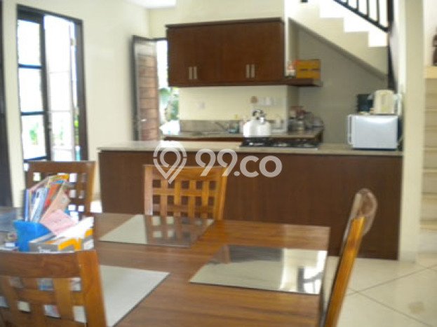 Rumah di Kerobokan, Dekat Tol, 4 KT, LT 500m² Bangunan 300m² Rumah di Kerobokan, Dekat Tol, 4 KT, LT 500m² Bangunan 300m²