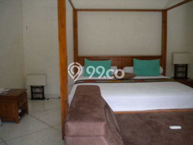Rumah di Kerobokan, Dekat Tol, 4 KT, LT 500m² Bangunan 300m² Rumah di Kerobokan, Dekat Tol, 4 KT, LT 500m² Bangunan 300m²